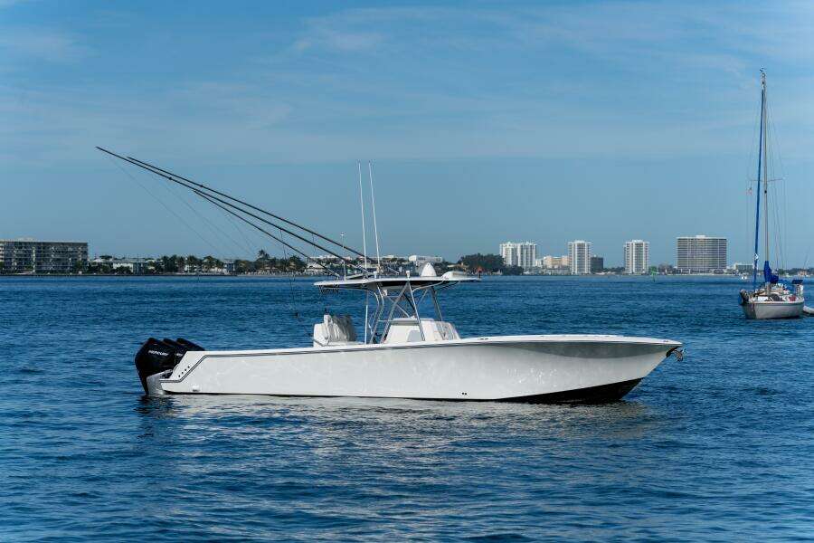 Remote Work 37ft SeaVee Yacht For Sale