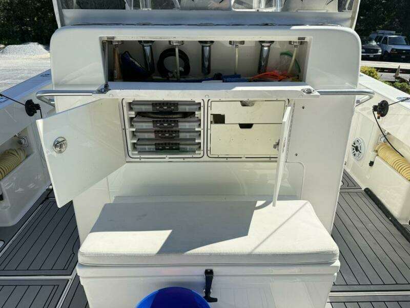 Remote Work 37ft SeaVee Yacht For Sale
