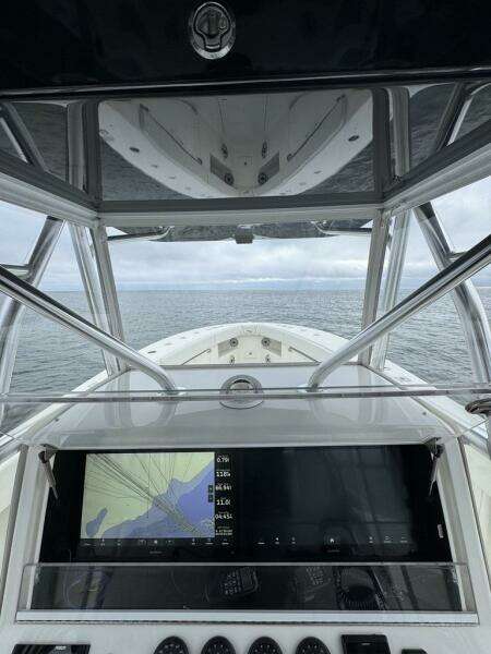 Remote Work 37ft SeaVee Yacht For Sale