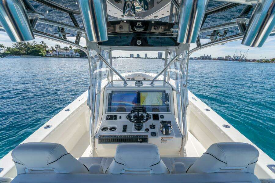 Remote Work 37ft SeaVee Yacht For Sale