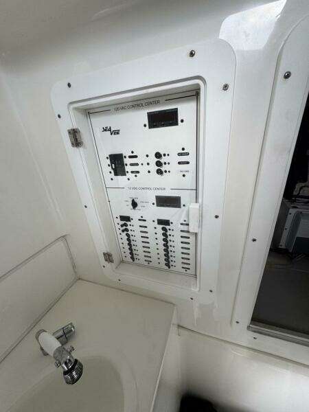 Remote Work 37ft SeaVee Yacht For Sale