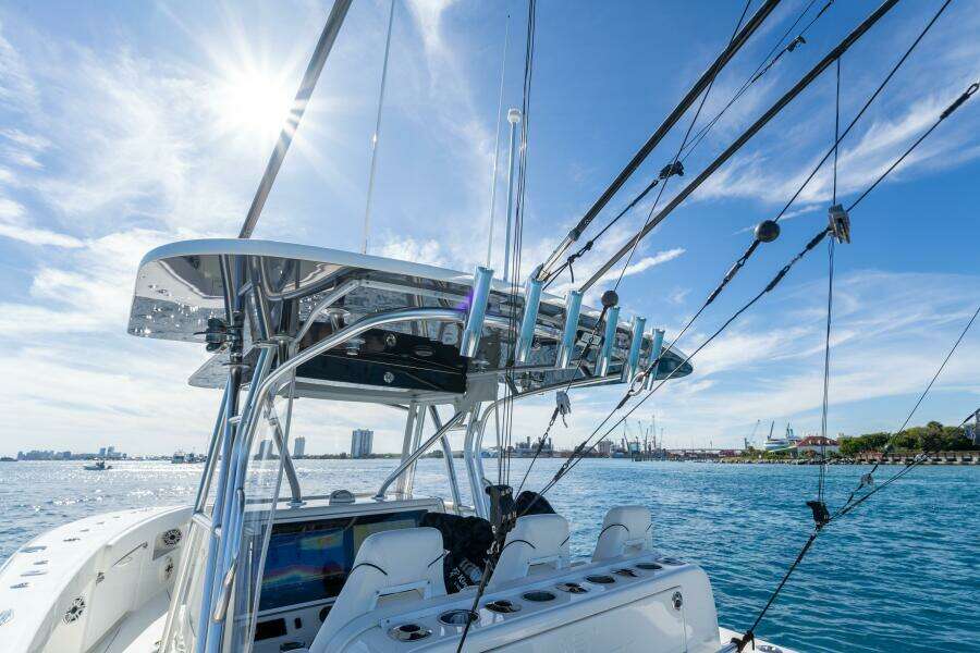 Remote Work 37ft SeaVee Yacht For Sale