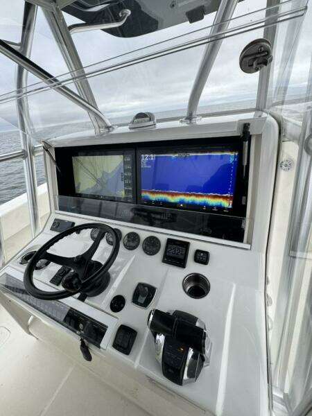 Remote Work 37ft SeaVee Yacht For Sale