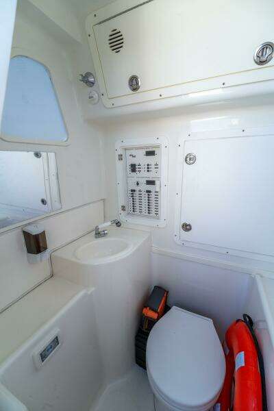 Remote Work 37ft SeaVee Yacht For Sale