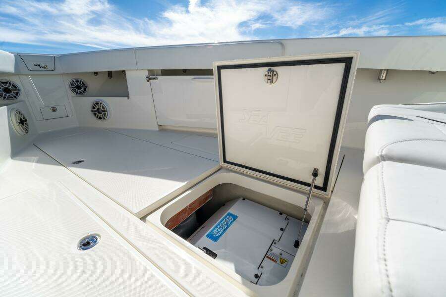 Remote Work 37ft SeaVee Yacht For Sale