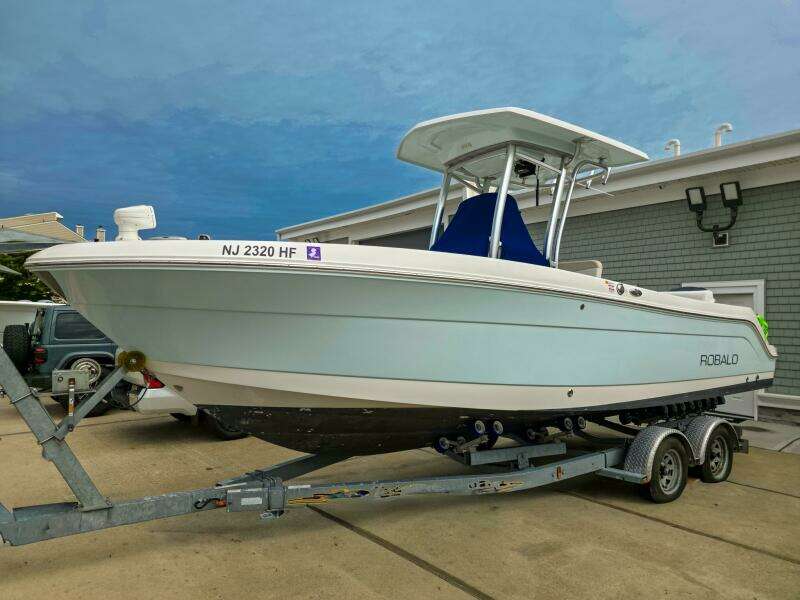 24ft Robalo Yacht For Sale