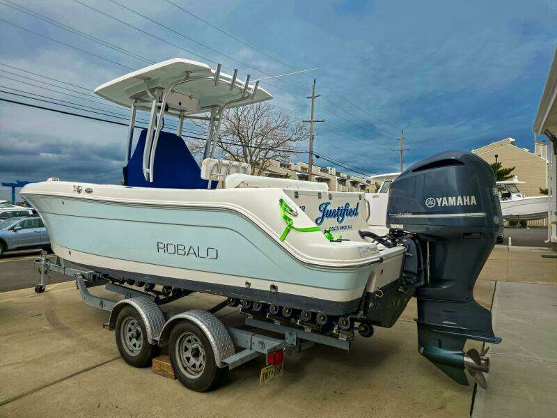 24ft Robalo Yacht For Sale