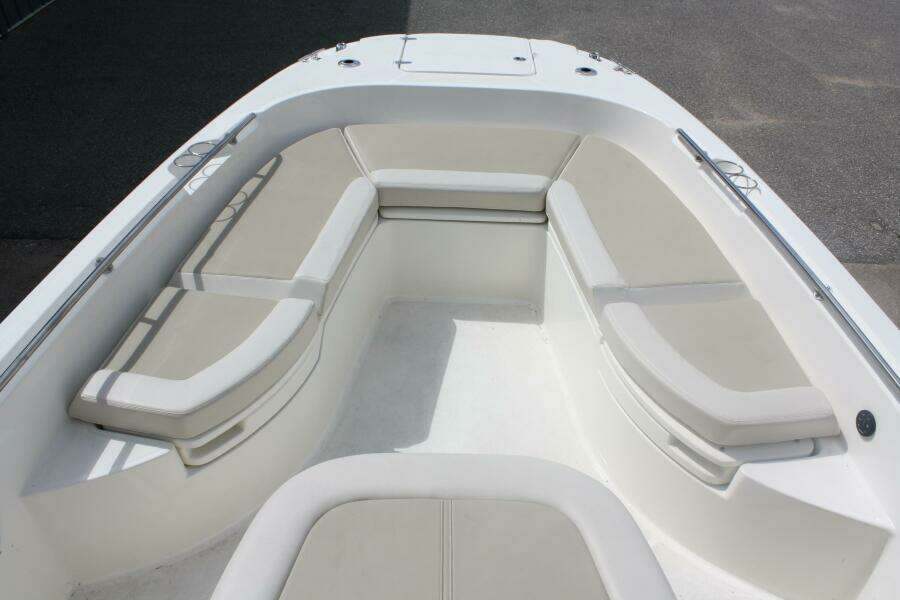 27ft Boston Whaler Yacht For Sale