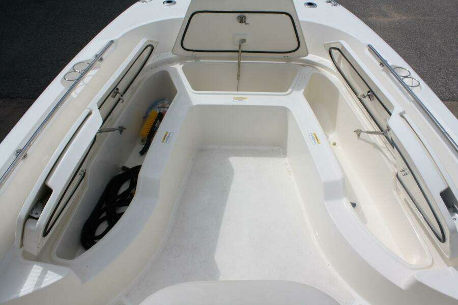27ft Boston Whaler Yacht For Sale