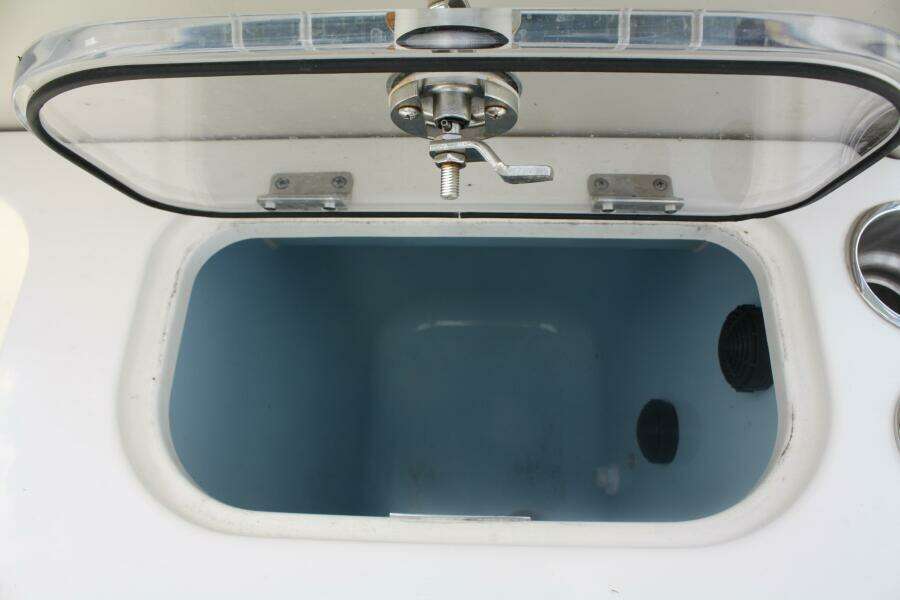 27ft Boston Whaler Yacht For Sale