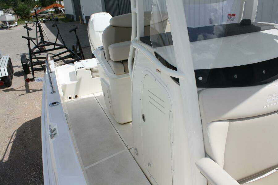 27ft Boston Whaler Yacht For Sale