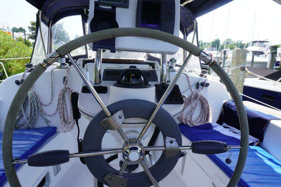 Luna 31ft Hunter Yacht For Sale