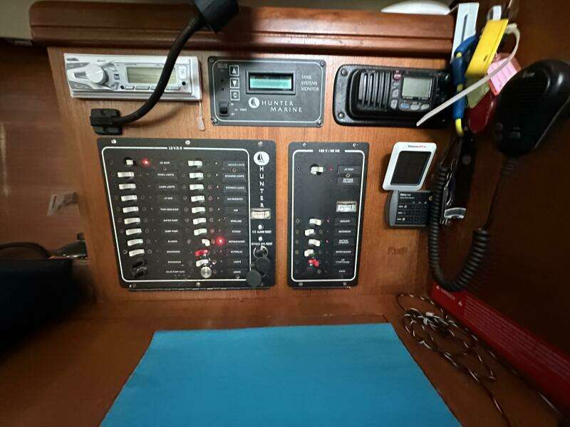 Luna 31ft Hunter Yacht For Sale