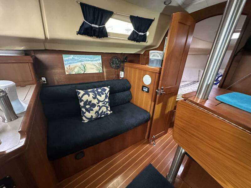 Luna 31ft Hunter Yacht For Sale