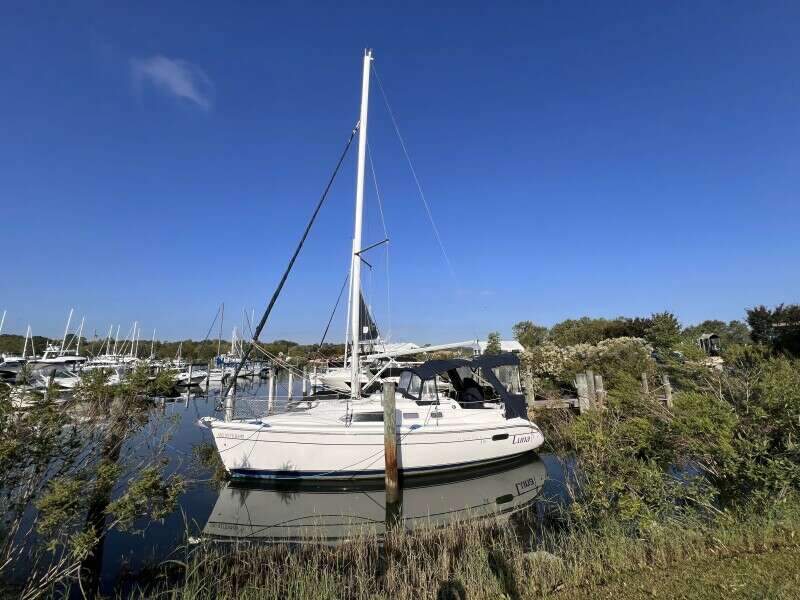 Luna 31ft Hunter Yacht For Sale