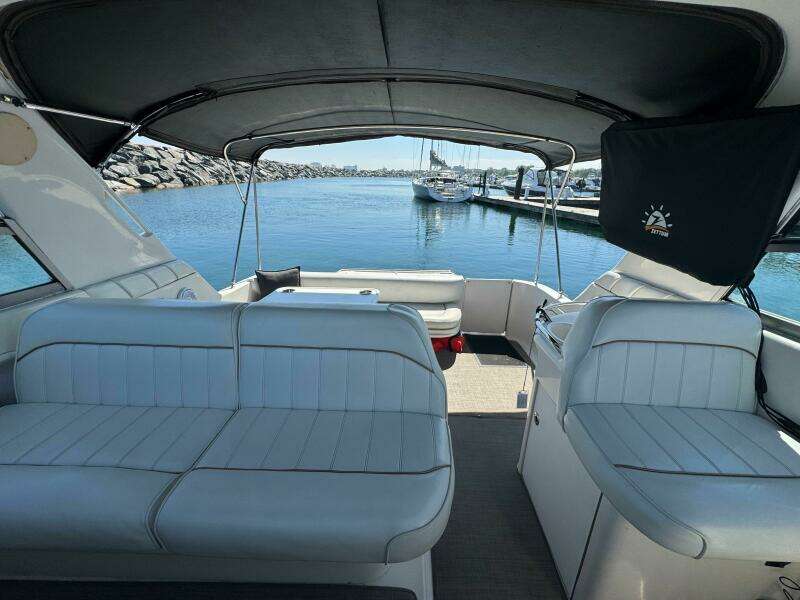 33ft Sea Ray Yacht For Sale