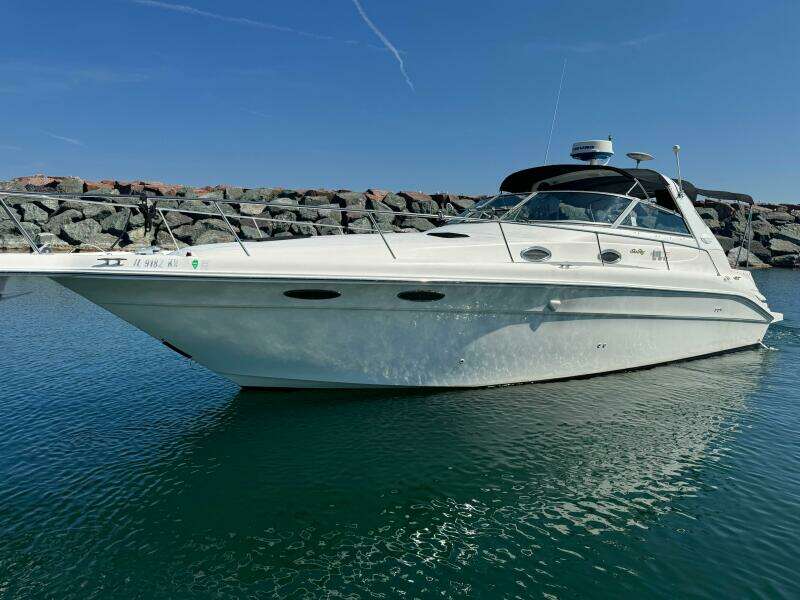 33ft Sea Ray Yacht For Sale