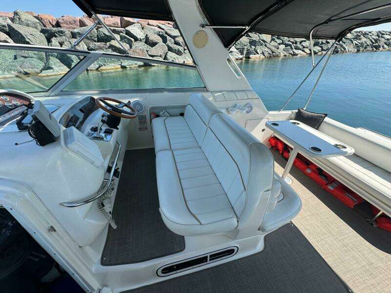 33ft Sea Ray Yacht For Sale