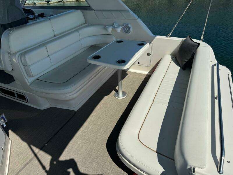 33ft Sea Ray Yacht For Sale