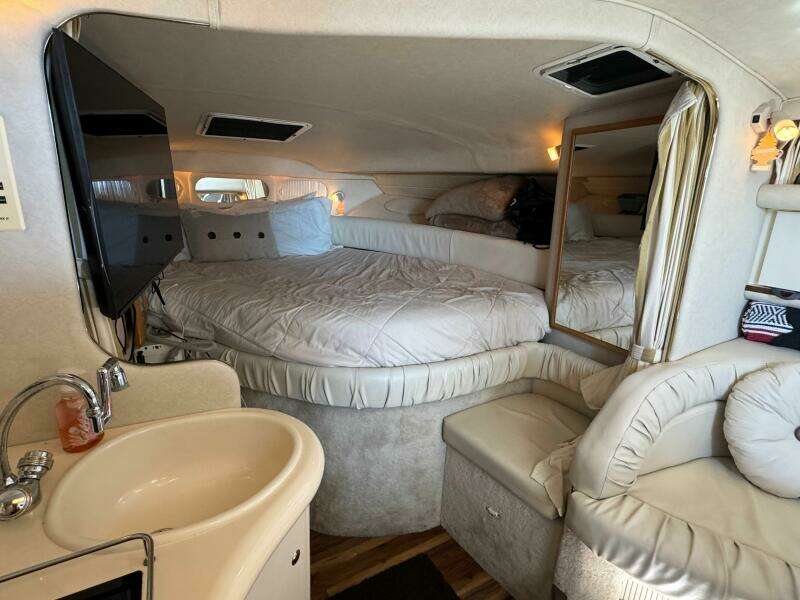 33ft Sea Ray Yacht For Sale