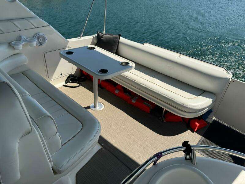 33ft Sea Ray Yacht For Sale