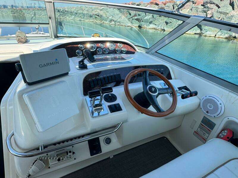 33ft Sea Ray Yacht For Sale