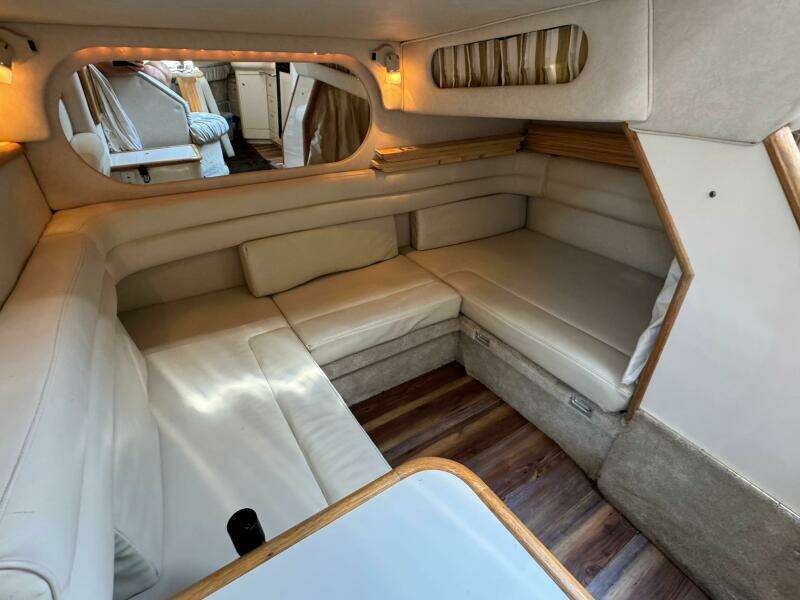 33ft Sea Ray Yacht For Sale