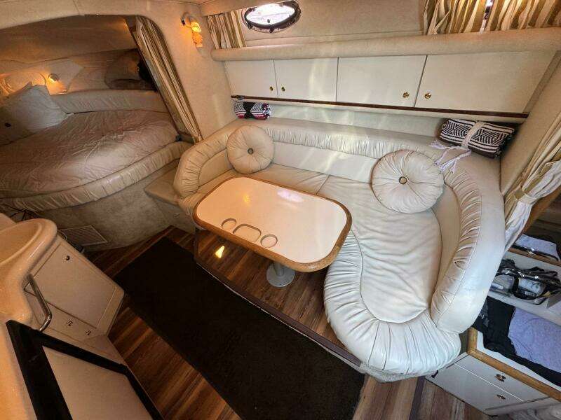 33ft Sea Ray Yacht For Sale