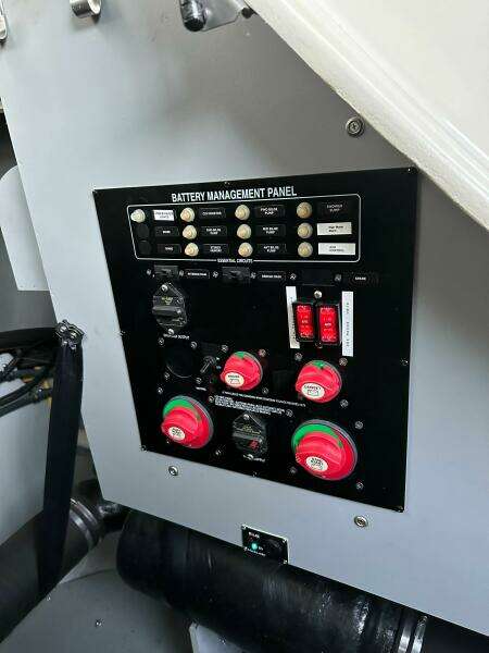 39ft Meridian Yacht For Sale