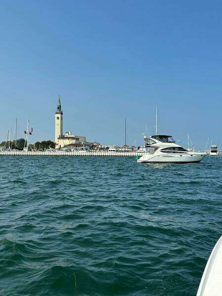 39ft Meridian Yacht For Sale