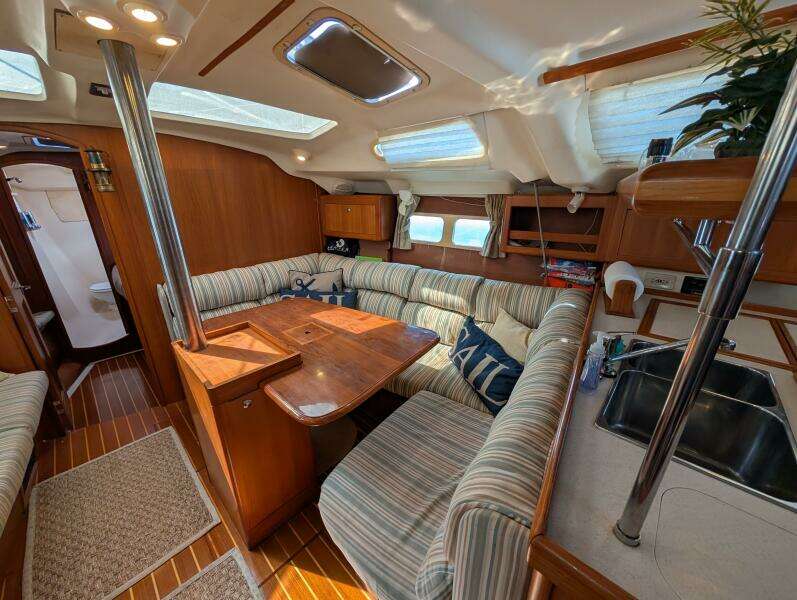 Zephyrus 41ft Hunter Yacht For Sale