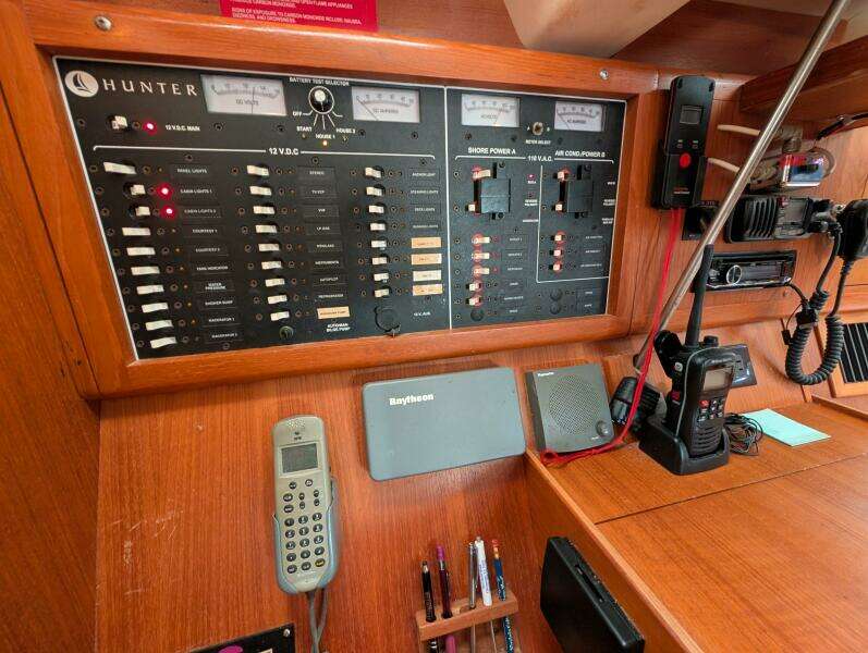 Zephyrus 41ft Hunter Yacht For Sale