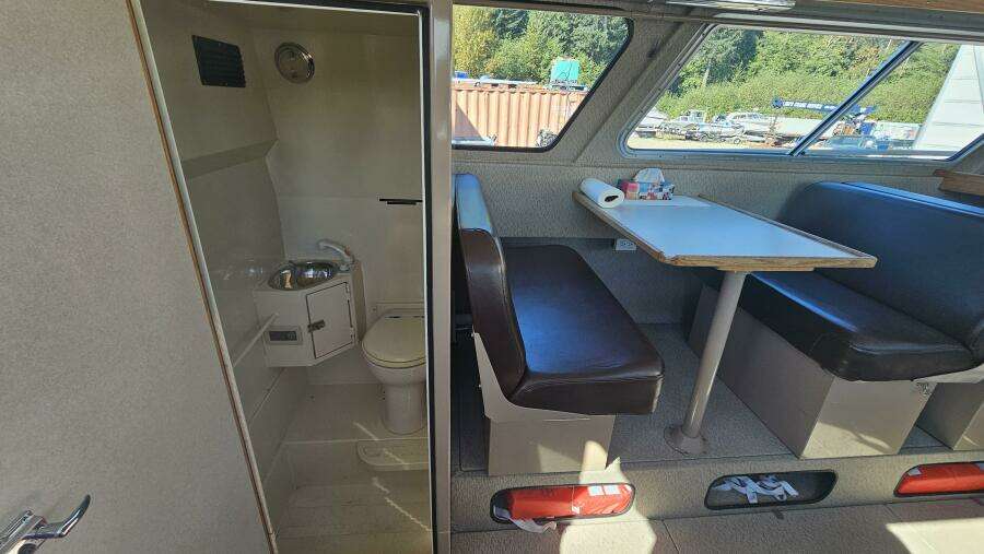 31ft Lifetimer Yacht For Sale