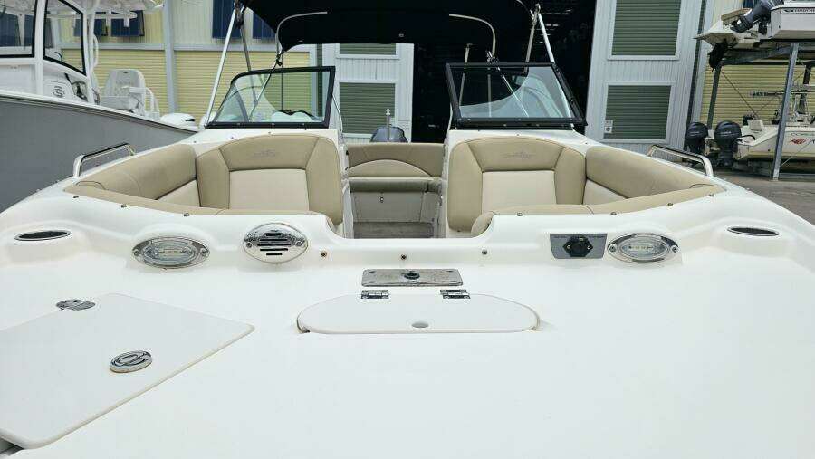 23ft NauticStar Yacht For Sale