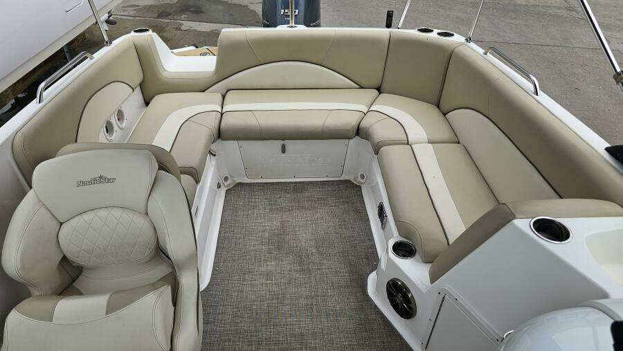 23ft NauticStar Yacht For Sale