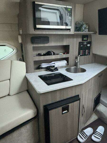 27ft Regal Yacht For Sale