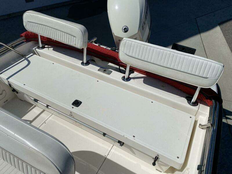 18ft Boston Whaler Yacht For Sale