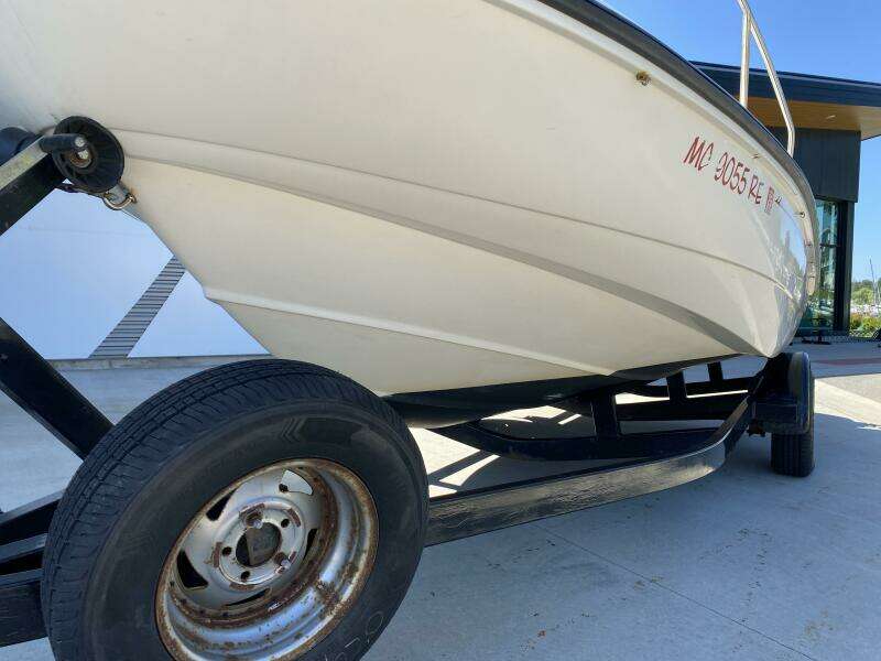 18ft Boston Whaler Yacht For Sale