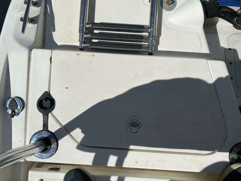 18ft Boston Whaler Yacht For Sale