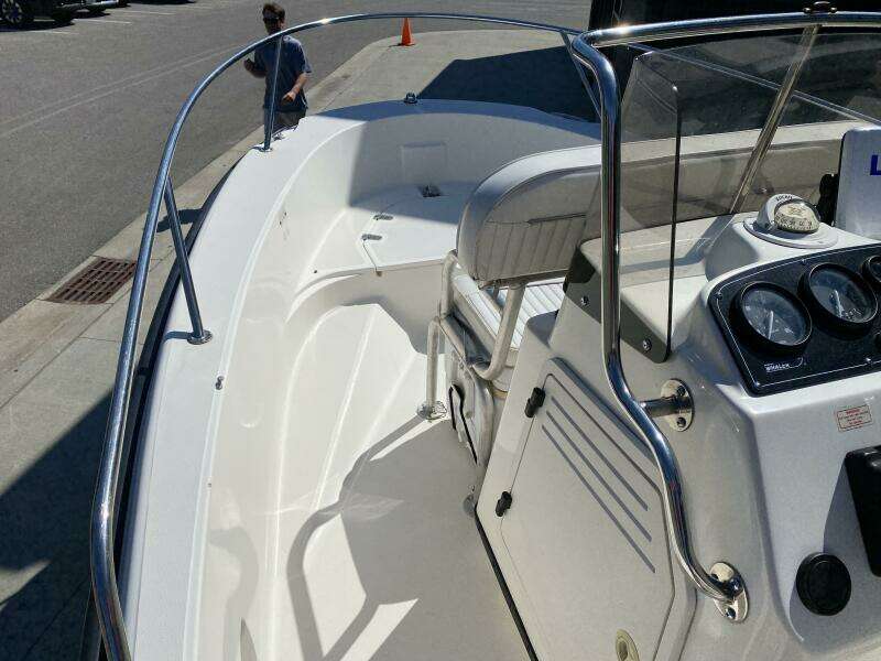 18ft Boston Whaler Yacht For Sale