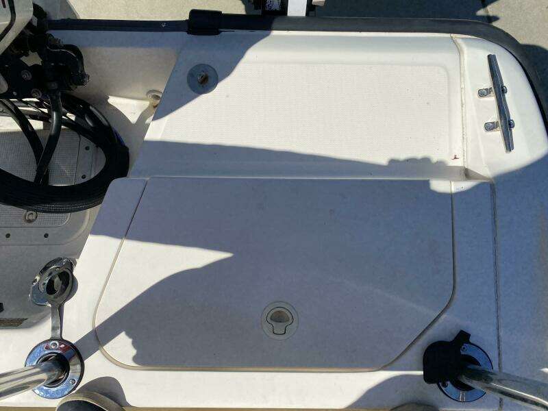 18ft Boston Whaler Yacht For Sale