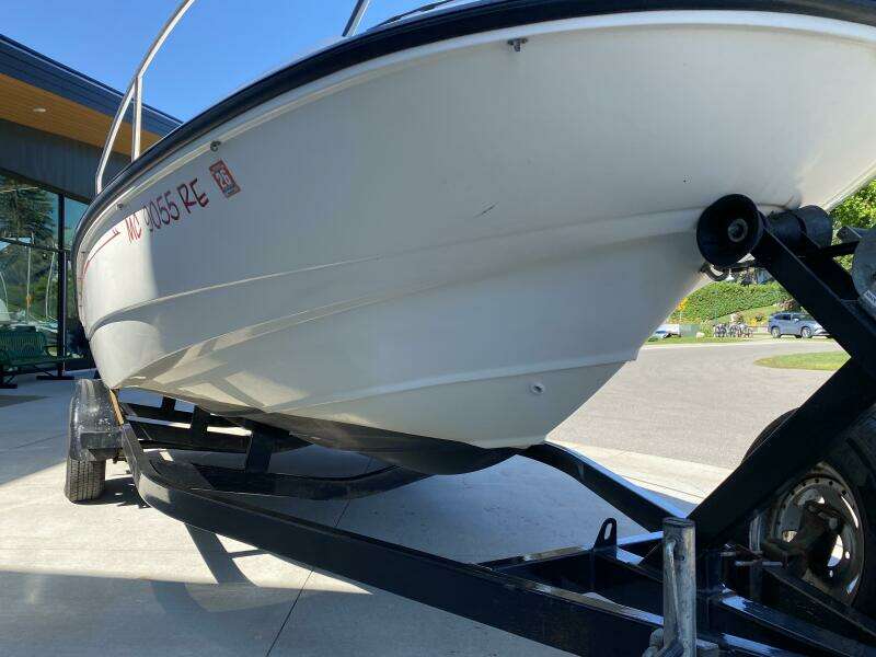 18ft Boston Whaler Yacht For Sale