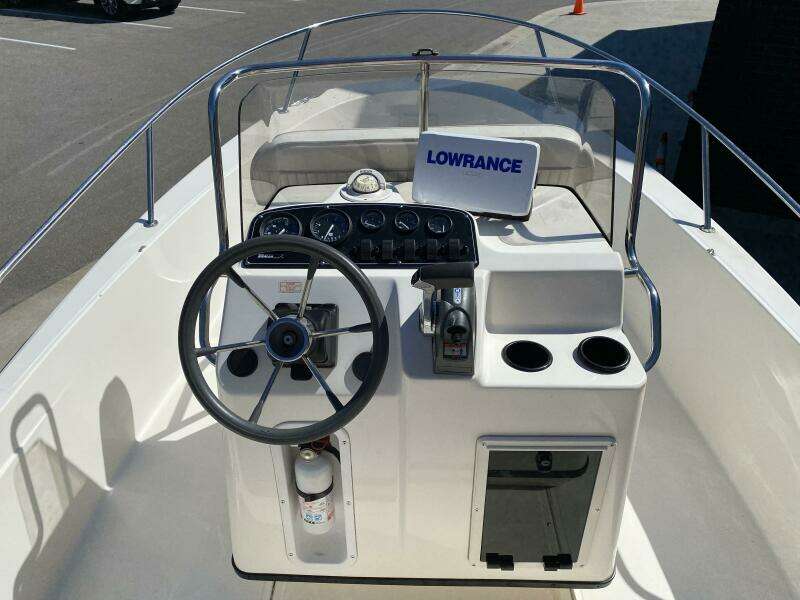 18ft Boston Whaler Yacht For Sale