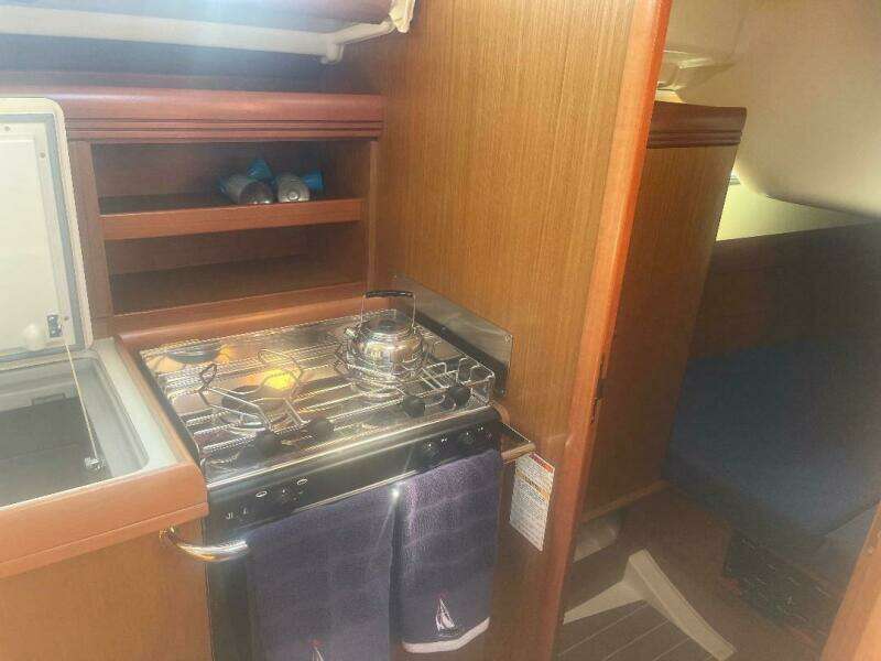 39ft Jeanneau Yacht For Sale