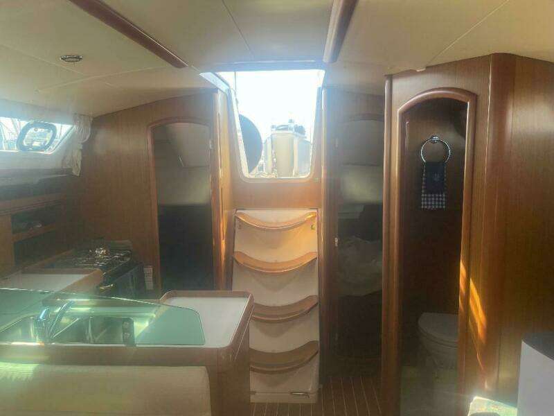 39ft Jeanneau Yacht For Sale