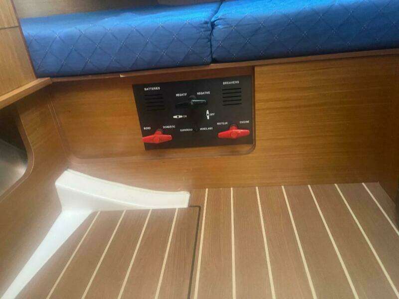 39ft Jeanneau Yacht For Sale