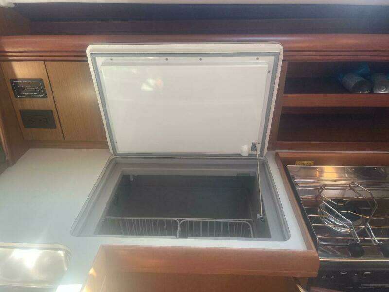 39ft Jeanneau Yacht For Sale