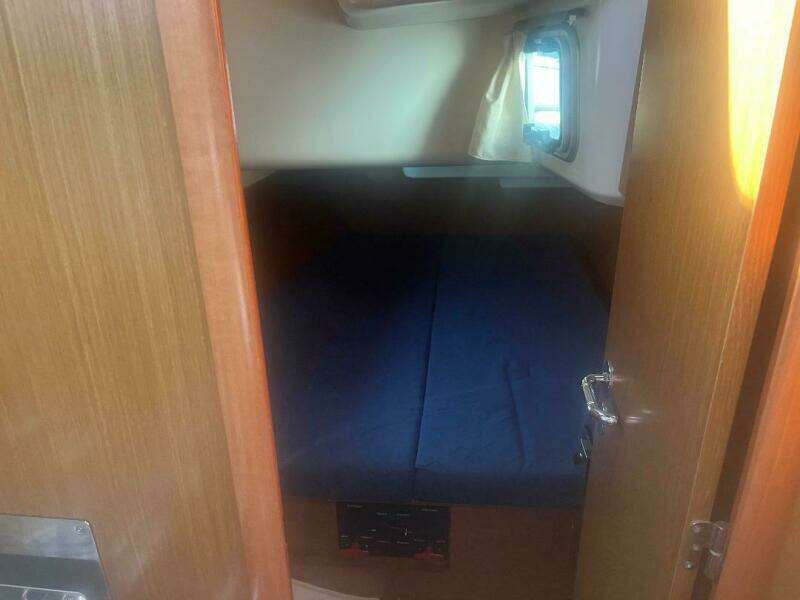 39ft Jeanneau Yacht For Sale