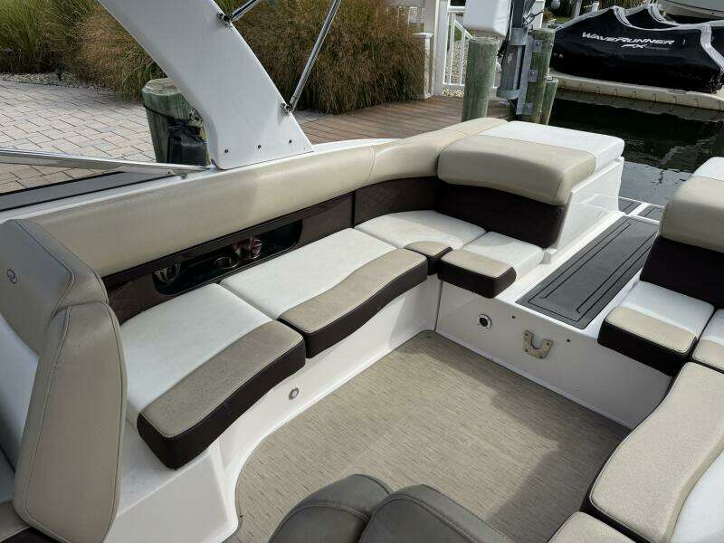 27ft Regal Yacht For Sale