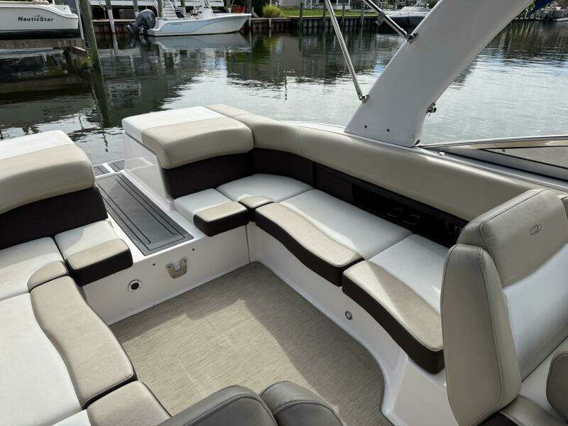 27ft Regal Yacht For Sale